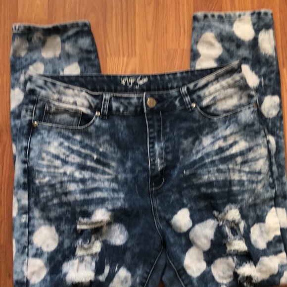 VIP Bleached Distressed Jeans Sz 17/18 - Picture 3 of 6